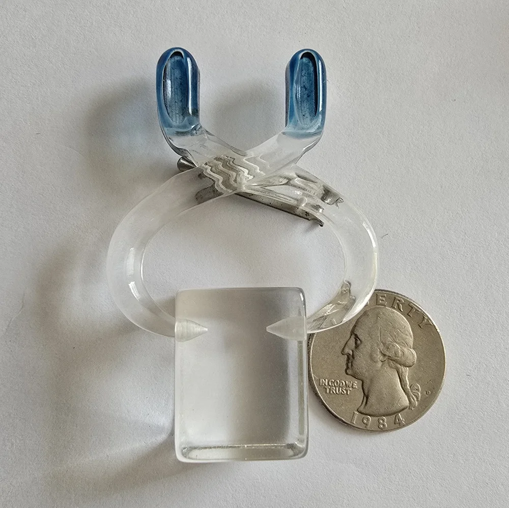 Vintage ice cube brooch Lucite plastic tongs novelty spinner pin blue clear